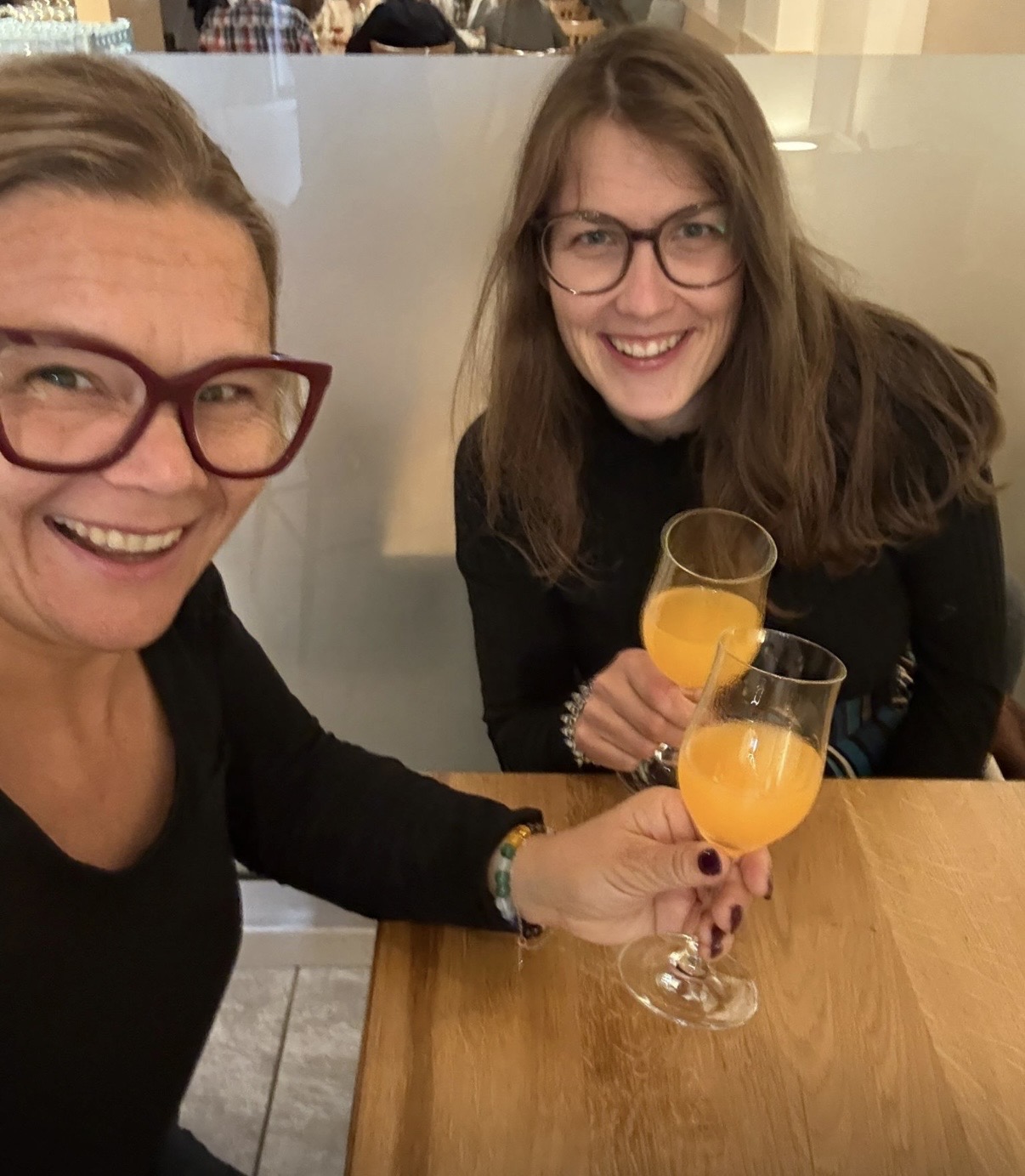 Positives Feedback von Viktoria W. zur Expertise für Sichtbarkeit – Kundinnen feiern ihre neuen Branding-Fotos.