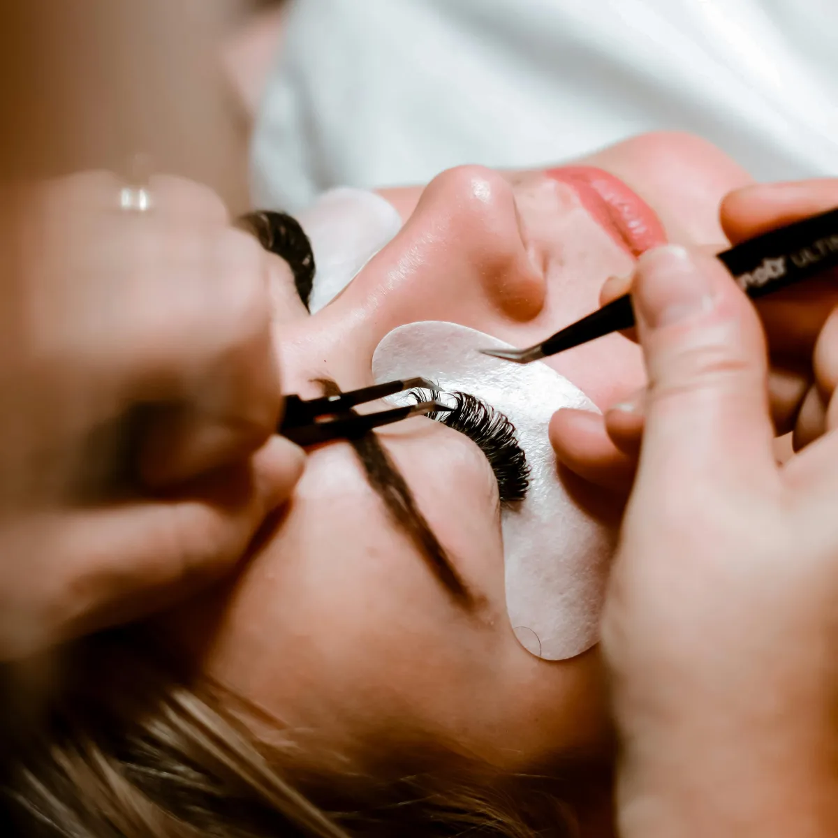 Lash Artist Usng Marketing to get more clients