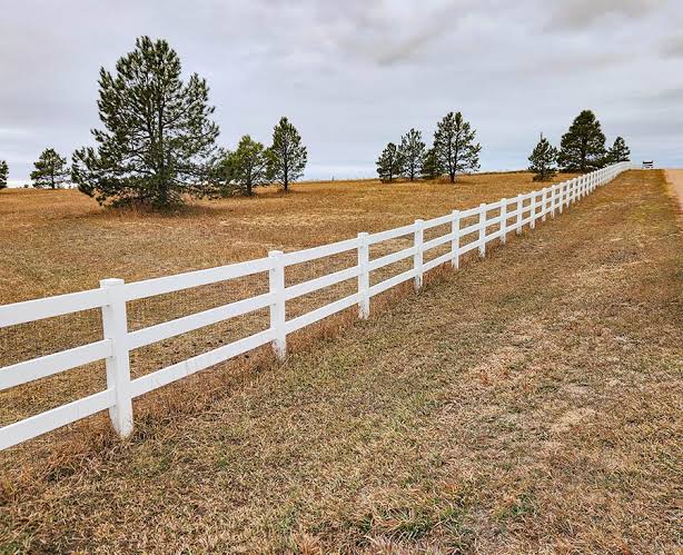 Blanco Fencing, install Wood fence