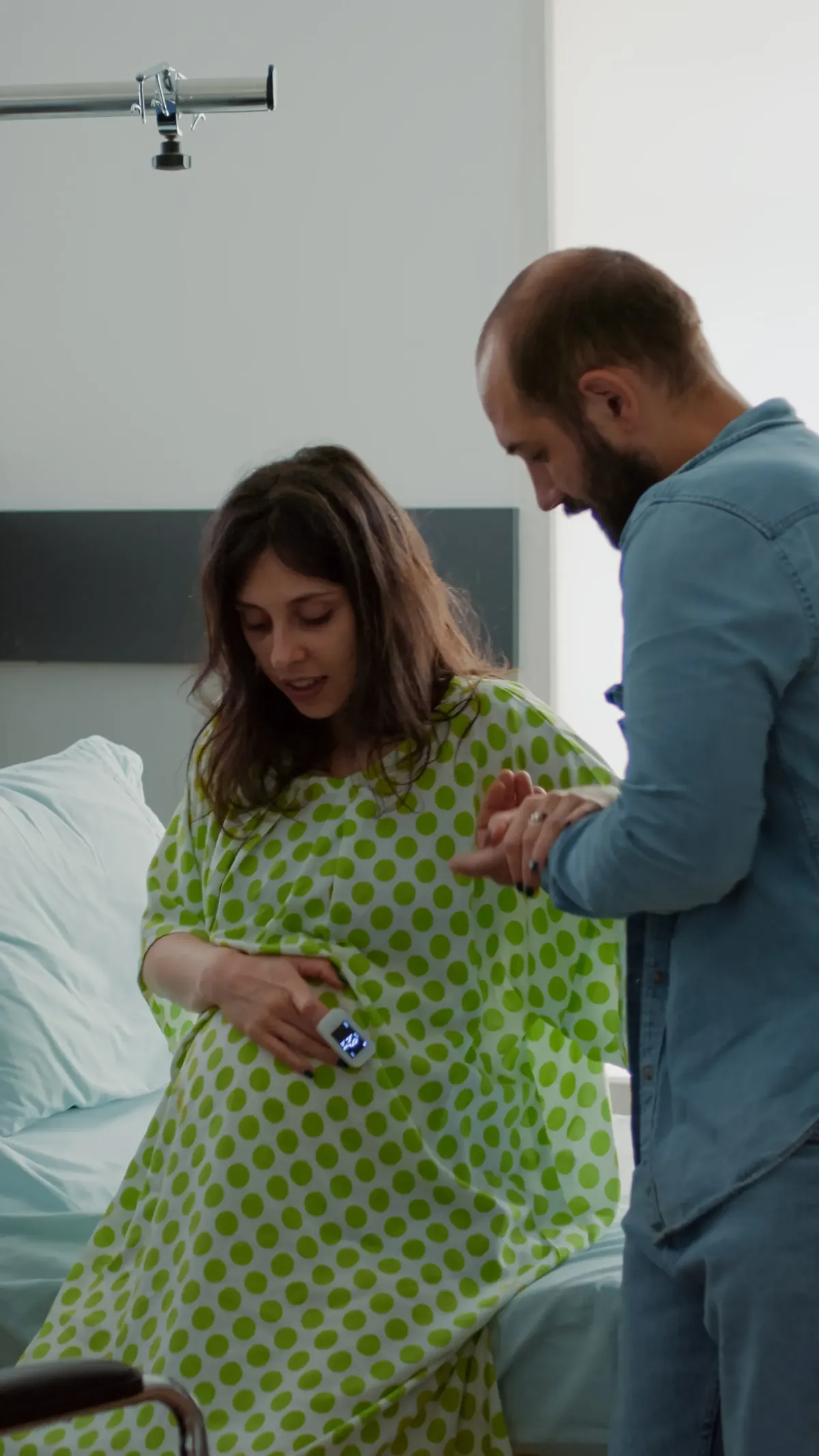 Pregnant woman receiving labor support in Barnesville, GA