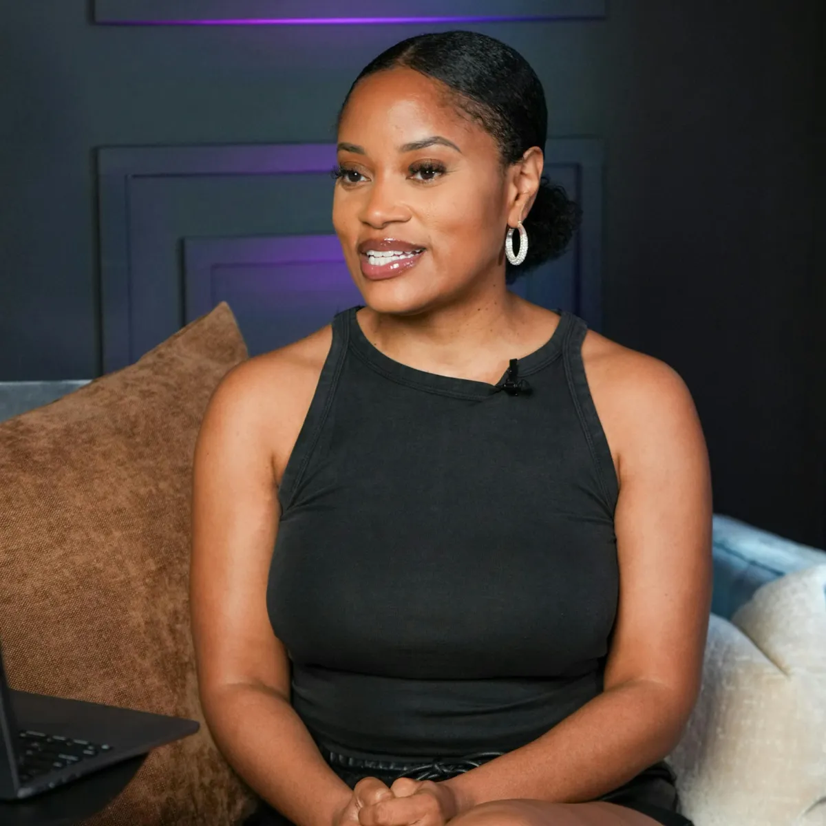 Professional photo of Legendary Camp Media client Donni, a business coach who achieved a $100K+ revenue stream with her podcast.