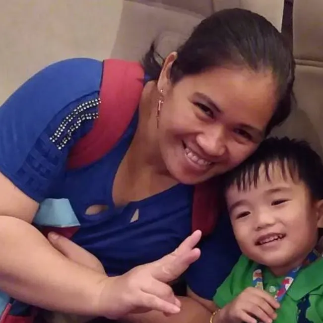 silver and red 3 light track light