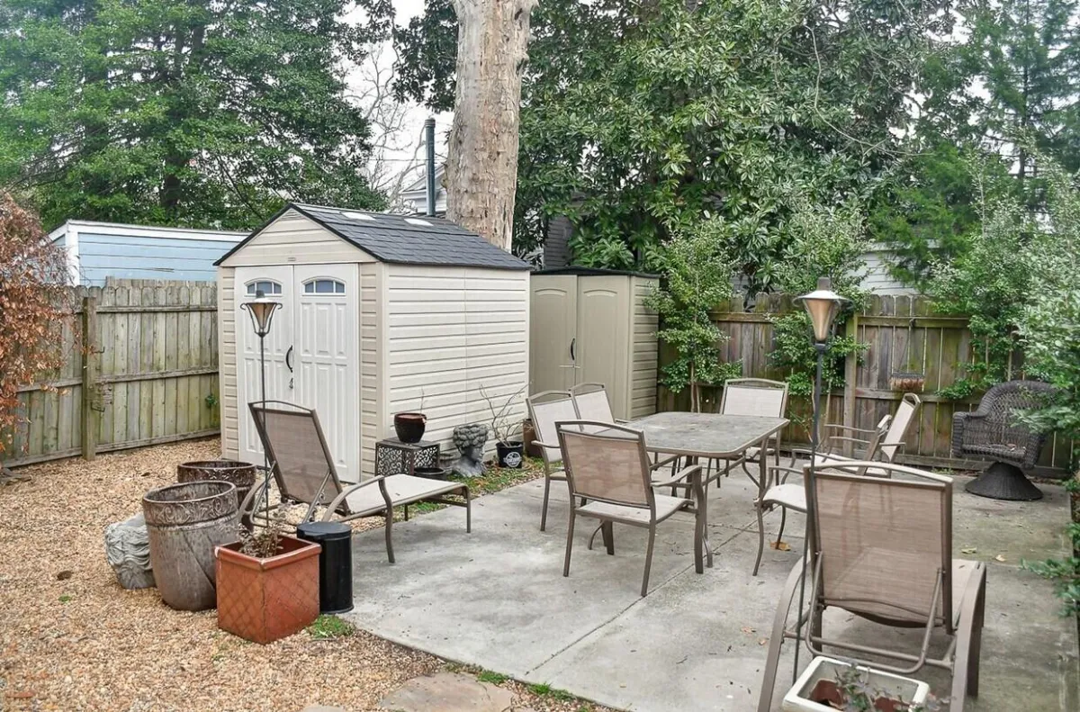 Dallas Concrete Pros builds and installs Driveway