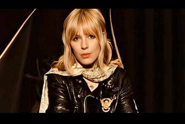 Marianne Faithful and the Choice to Start Anew