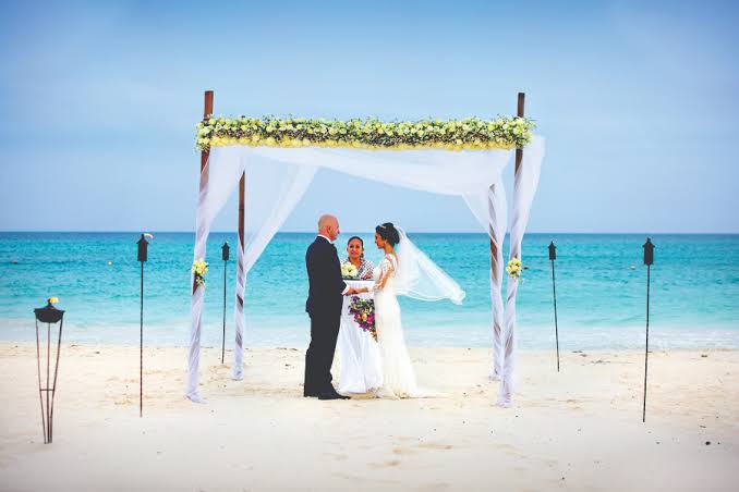  How To Plan A Dream Destination Wedding: Everything You Need To Know 