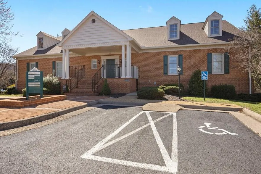 Dallas Concrete Pros builds and installs Driveway