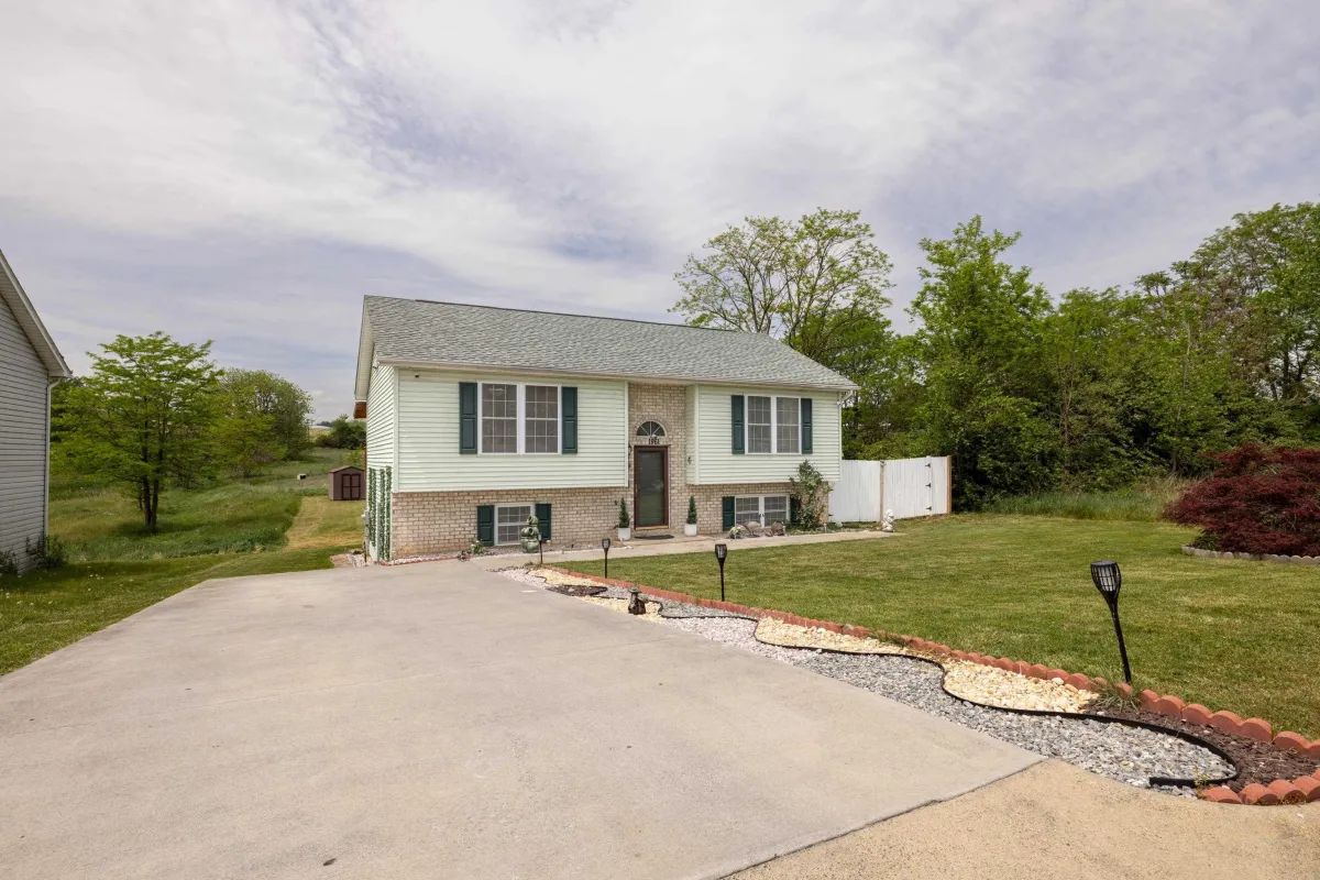 Dallas Concrete Pros builds and installs Pathway