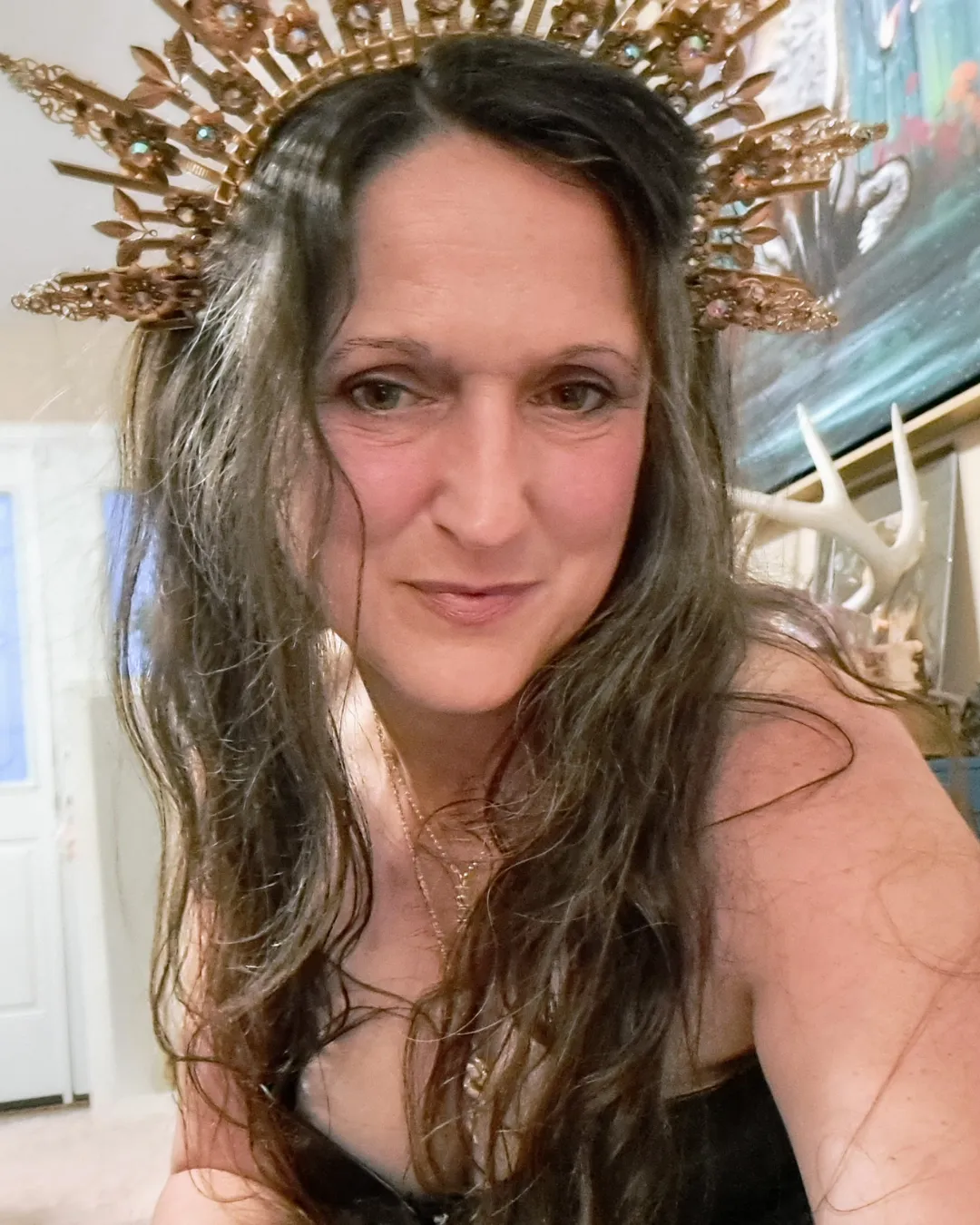 Dancer Queen selfie wearing gold crown