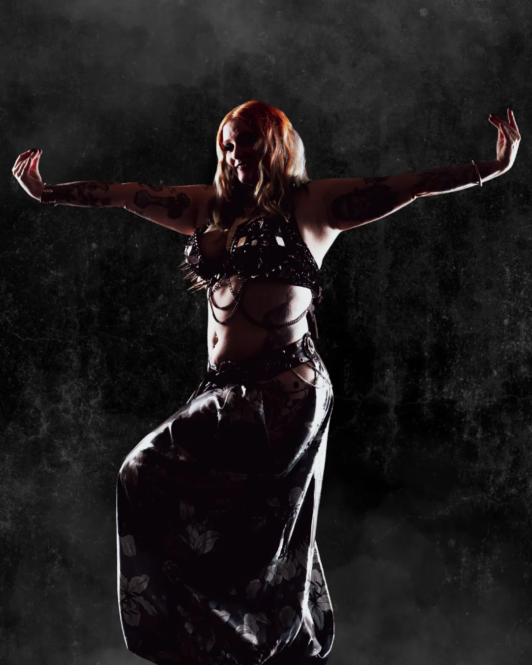 Daewen dark fusion metal belly dance teacher