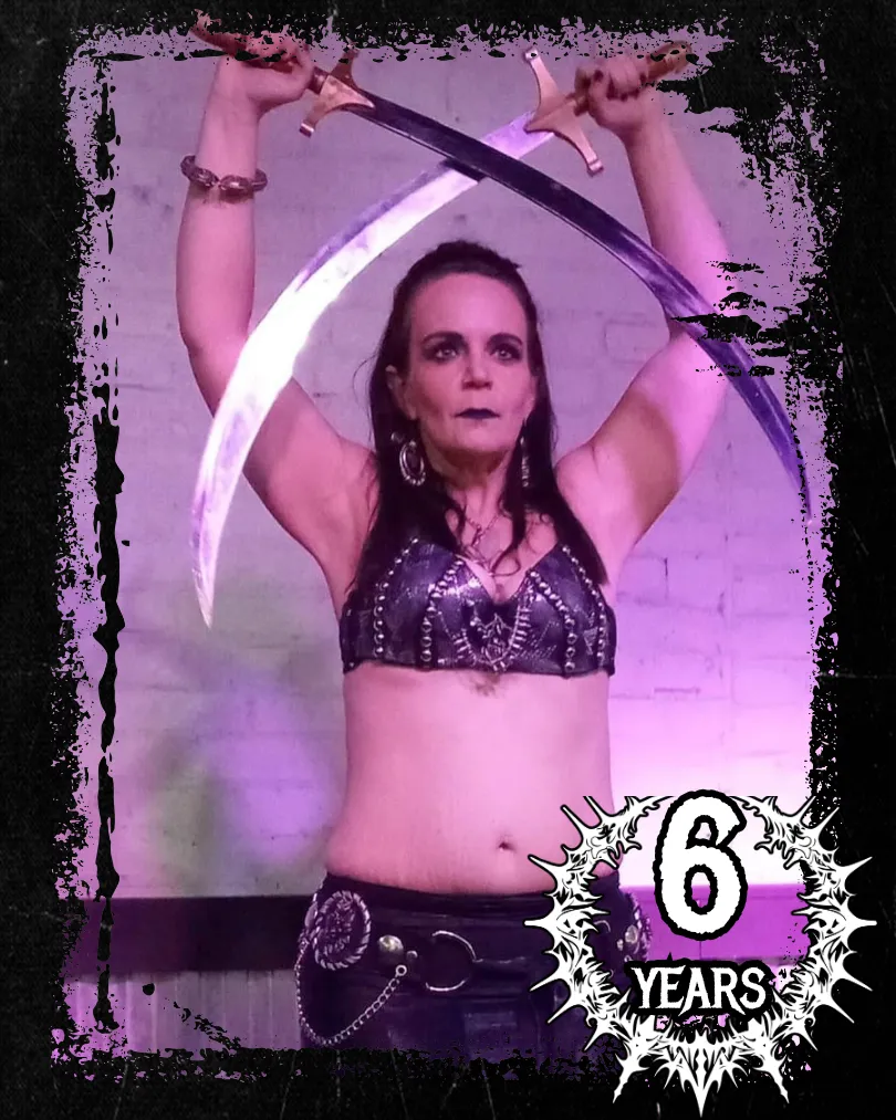 Aeryn Banduri half body double sword