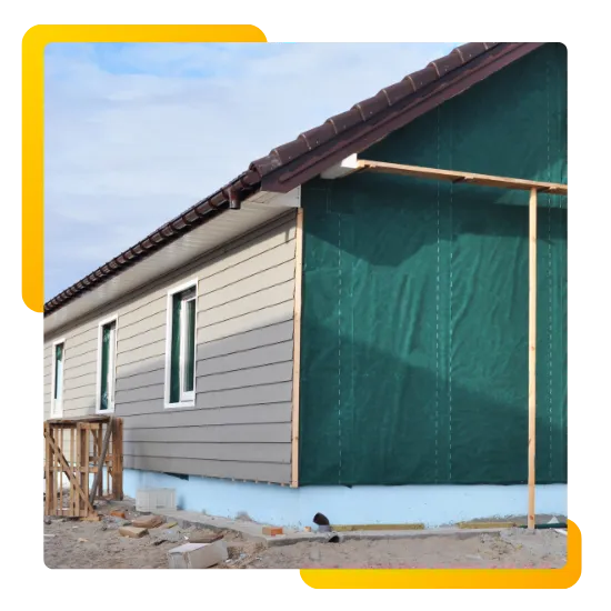 Homeowner getting a free siding installation estimate 