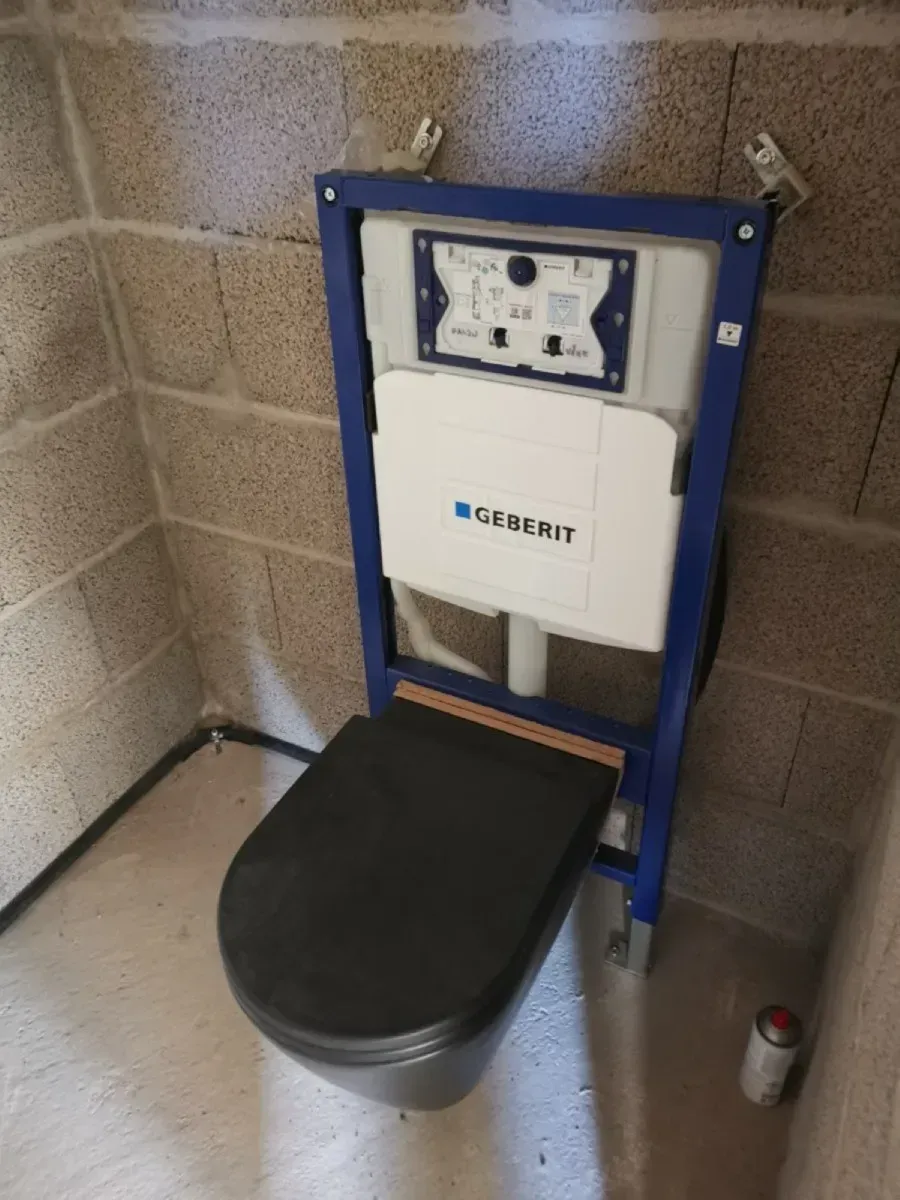 Seinasisese WC poti paigaldus