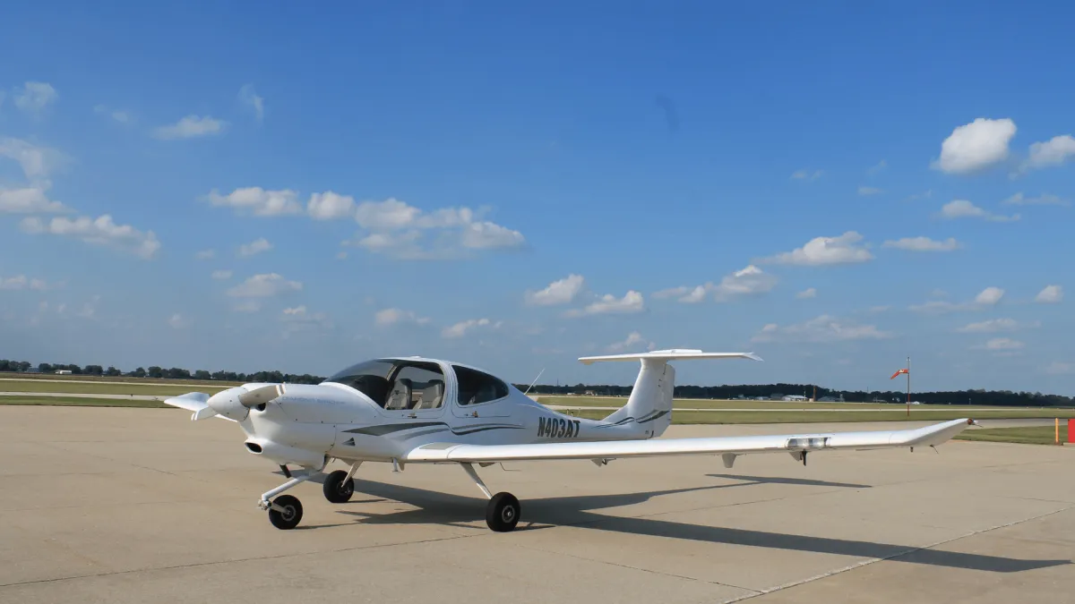 Diamond Star N403AT - New Horizons Aviation