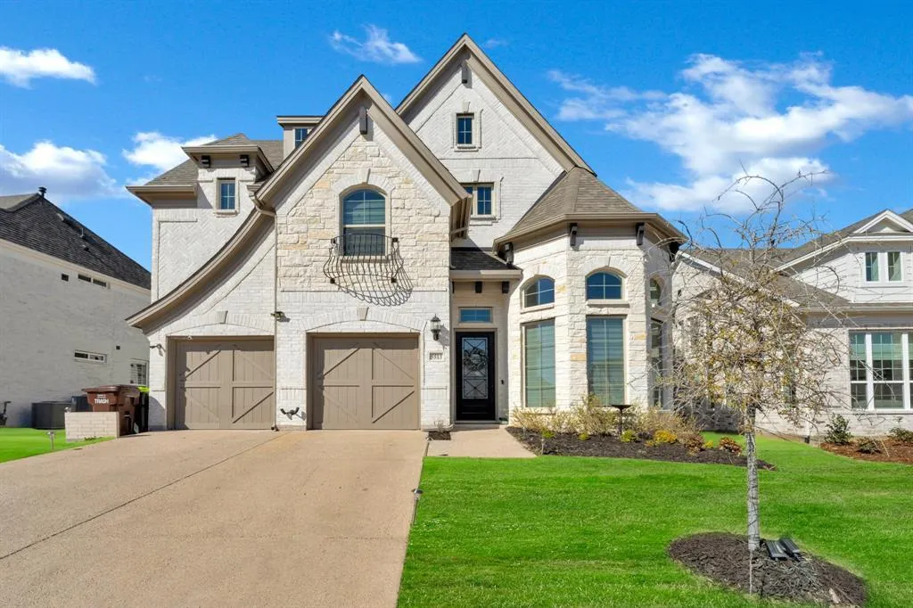Plano Concrete levels Driveway.