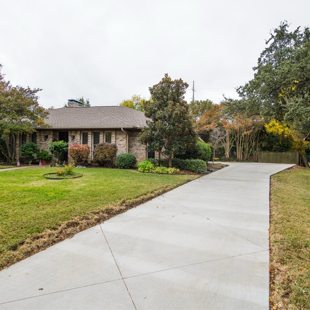 Denton Concrete builds and installs driveways