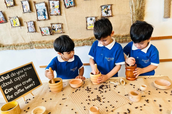 What Is the Reggio Emilia Approach? How It Supports Creativity & Confidence (0–4 Years)