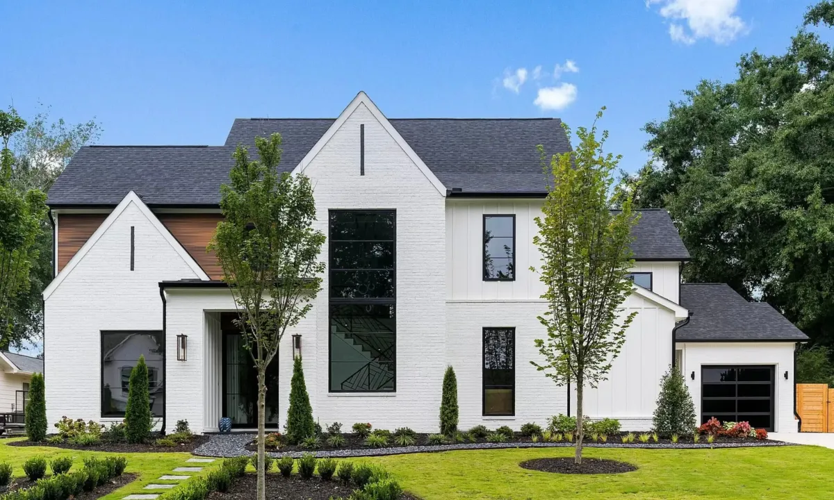 Modern luxury home built on premium lot sourced through 590 Holdings builder network