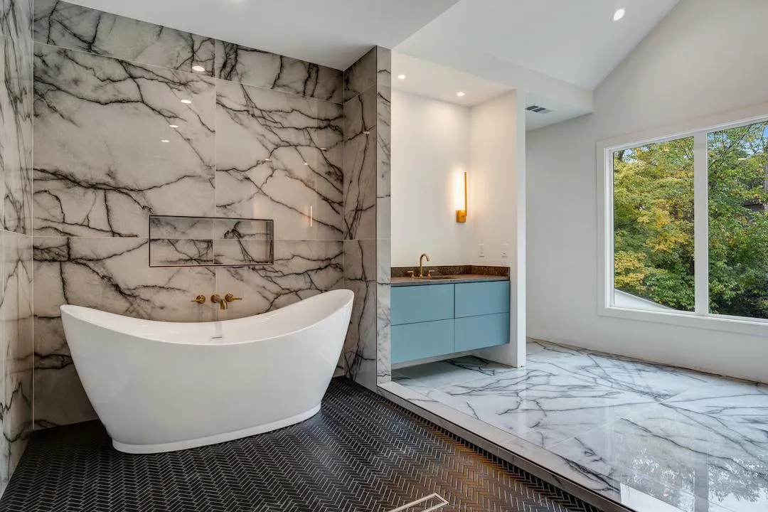 Four-step process for building custom luxury home through 590 Holdings from consultation to move-in