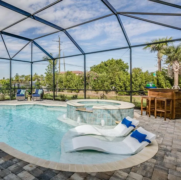 Screened Pool Area 