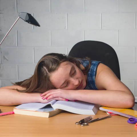 Signs of unrestful sleep — evening overstimulation and nervous system activation