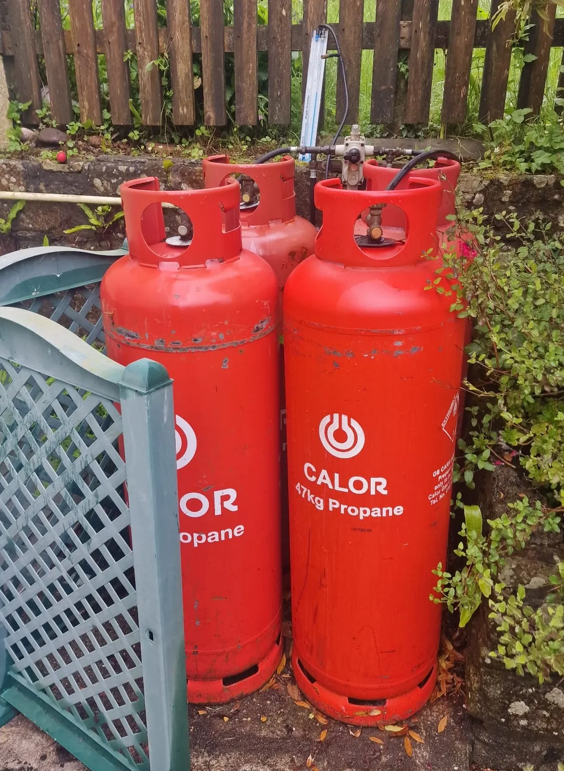 Domestic 47kg Calor propane LPG cylinder bank and automatic changeover regulator setup