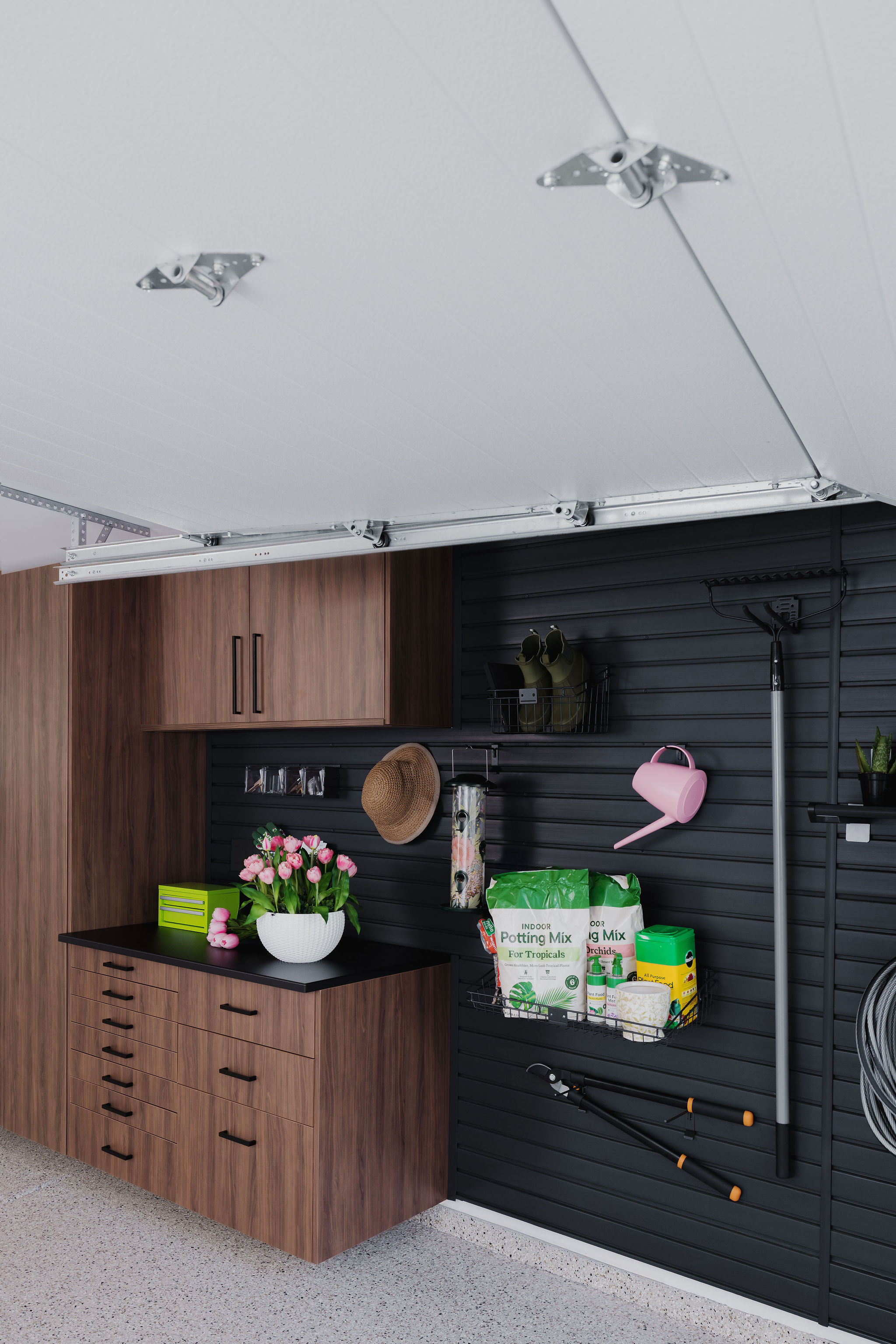Premium custom garage cabinets and modular storage installed in Coral Springs