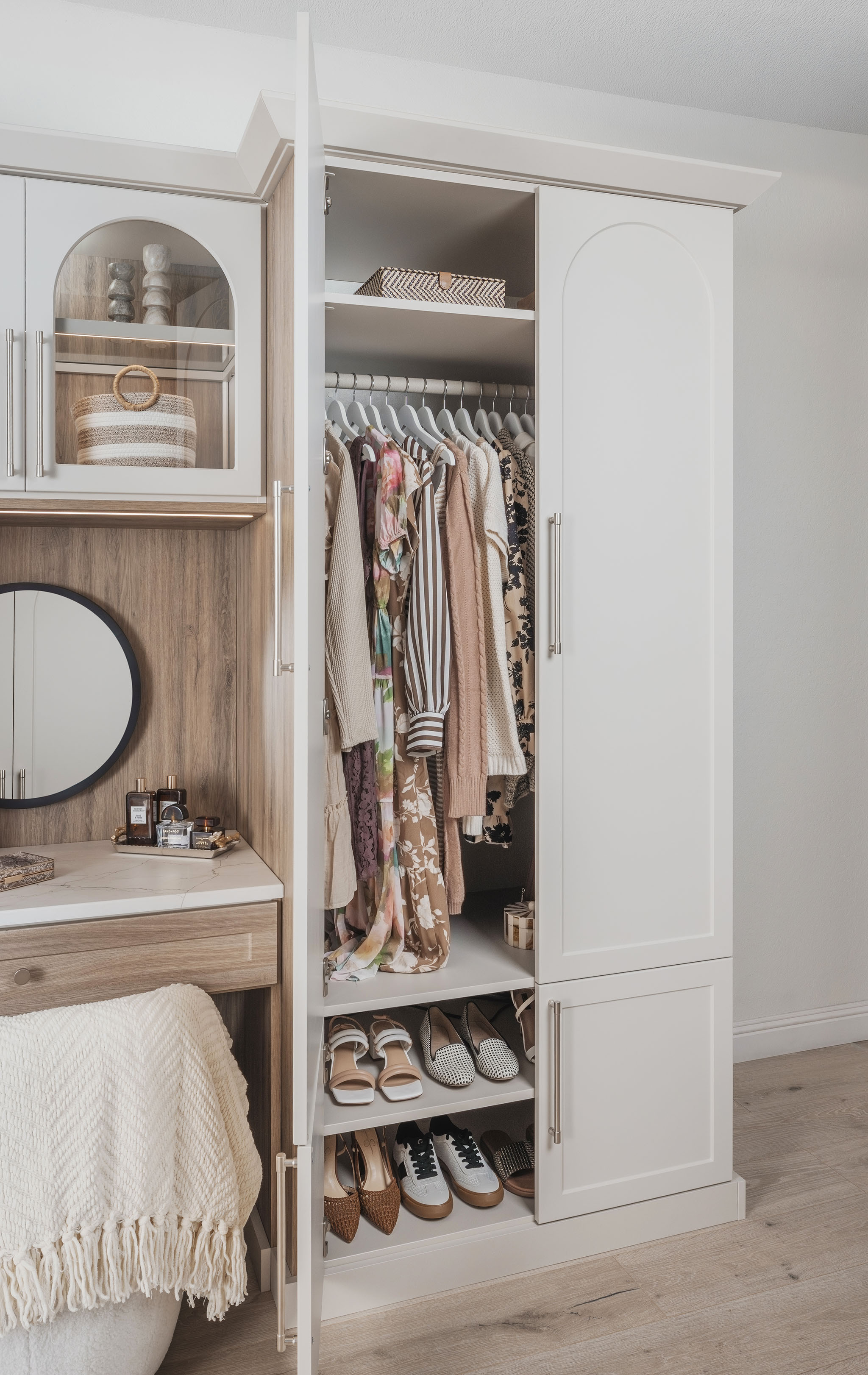 Luxury custom built walk in wardrobe closets near me