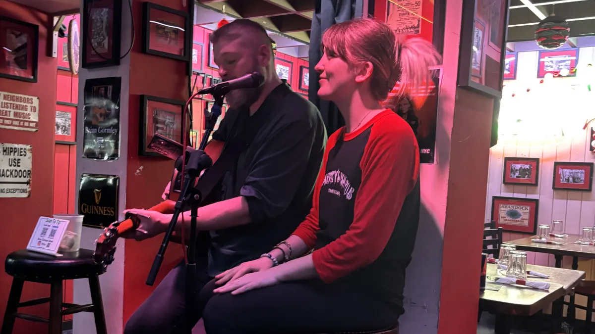 live Irish music bar Times Square NYC