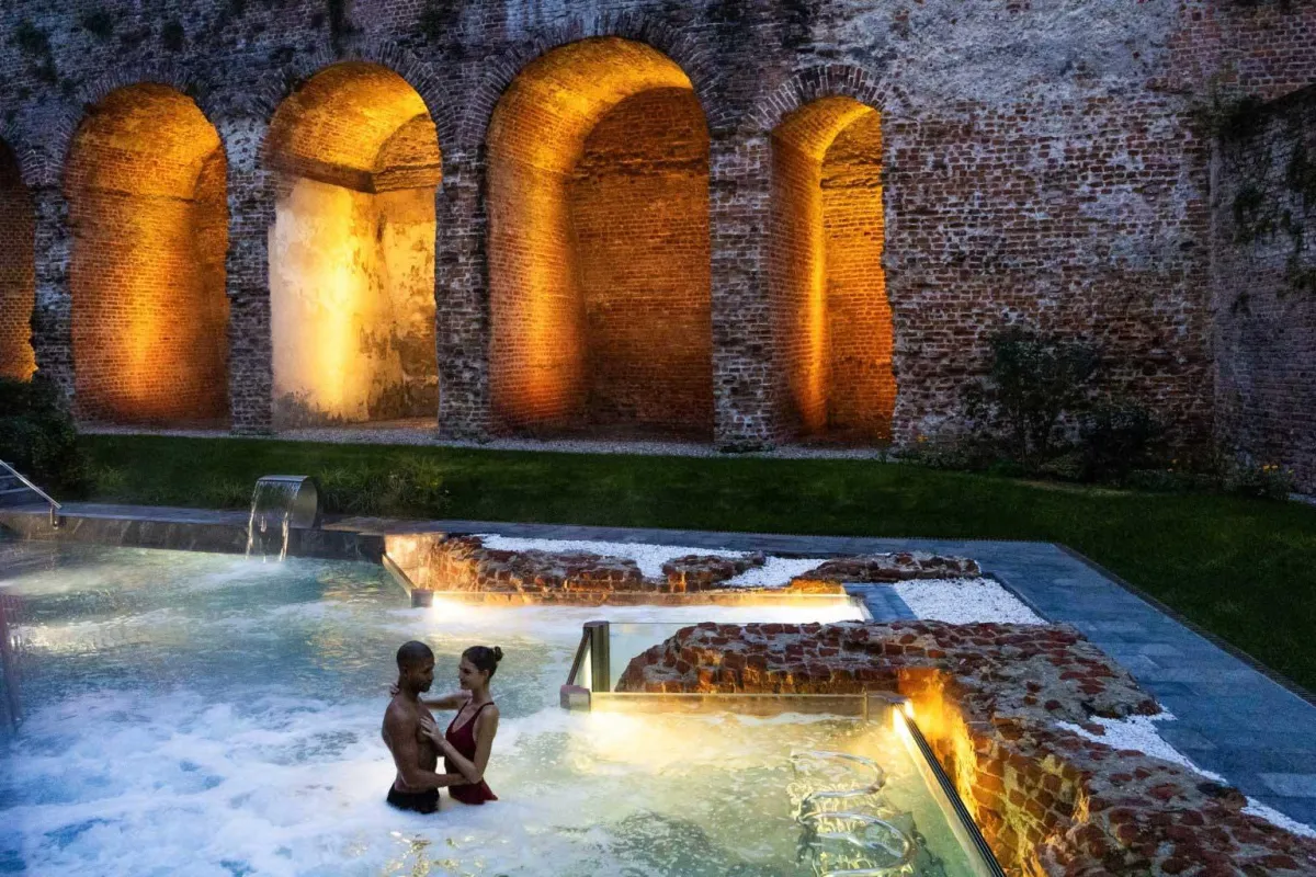 Lanjarón Balneario, Sierra Nevada spa, thermal waters, hydrotherapy, muscle recovery, ski and spa, hiking recovery, horse riding spa, relaxation, wellness retreat, steam rooms, mineral baths, adventure recovery, Andalusia spa, hot springs, circulation boost, stress relief, holistic healing, outdoor relaxation, post-ski recovery, rejuvenation.