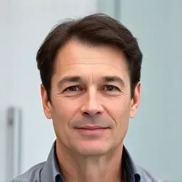 Headshot of Thomas Delgado