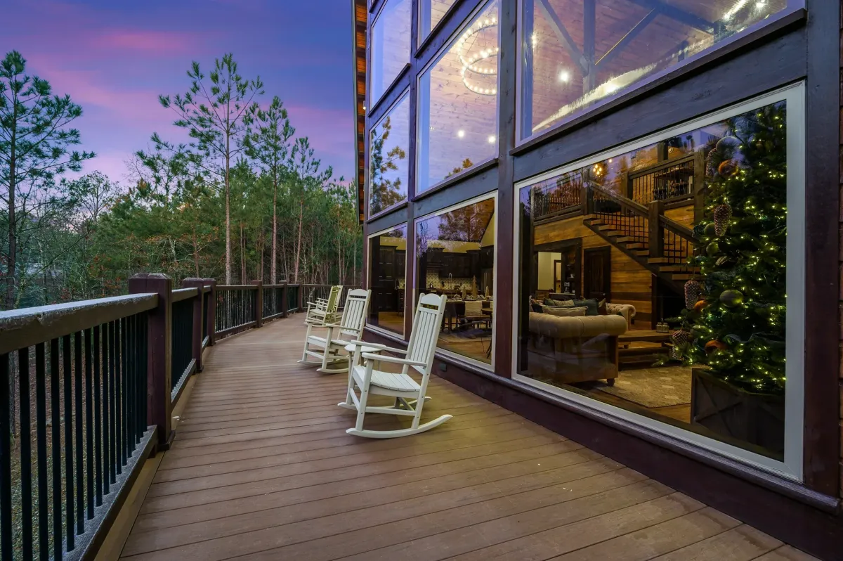 Starry Pines Lodge Outside Deck