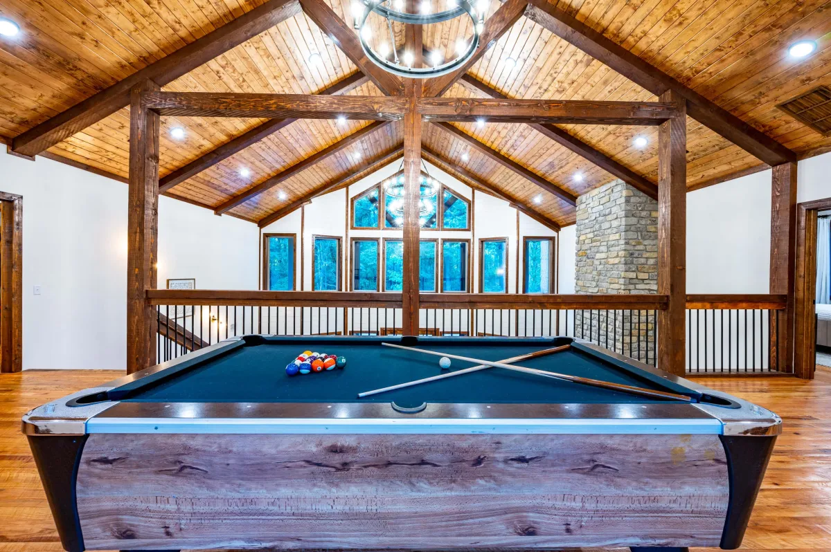 Cotton Creek Lodge Pool Table