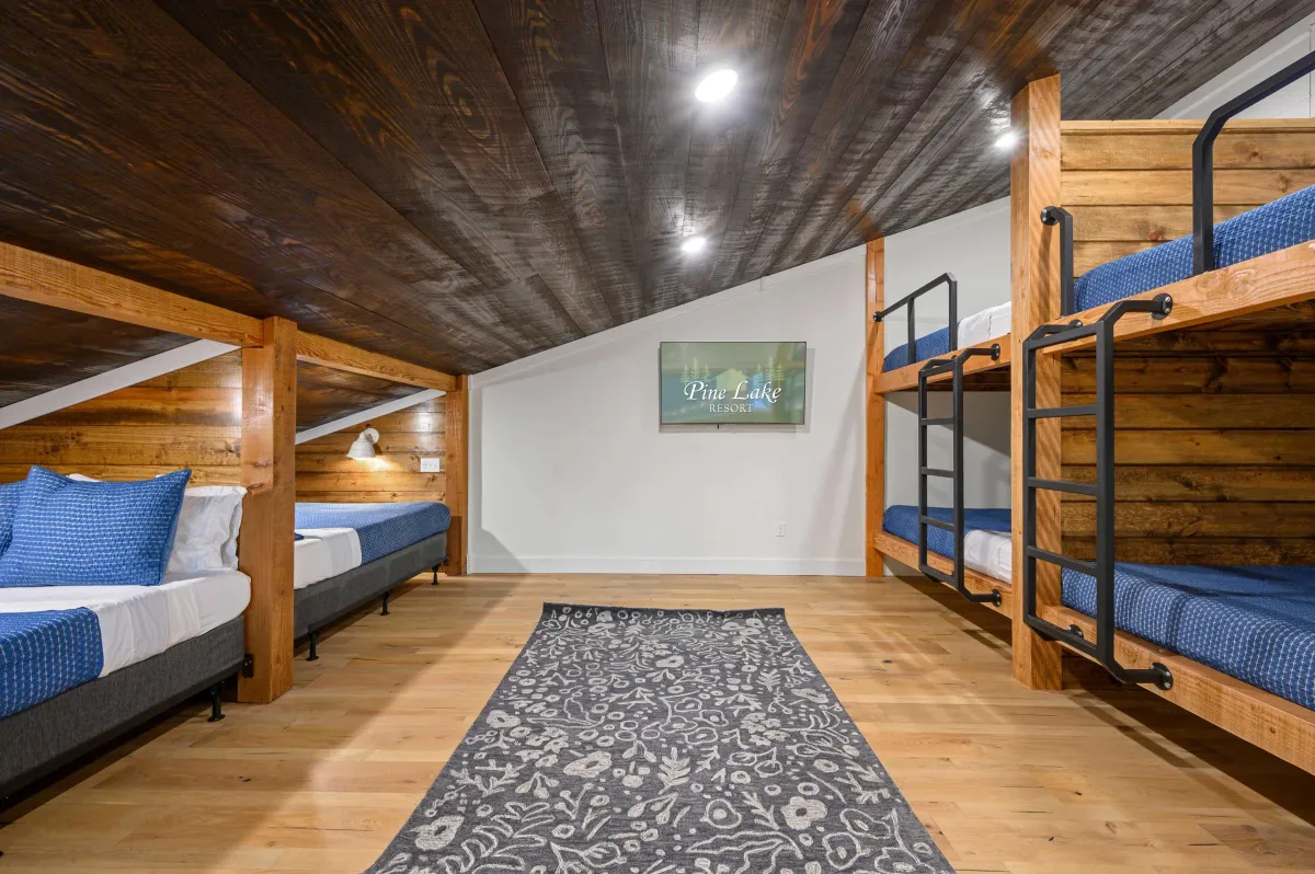 Sunshine Lodge Bunk Room
