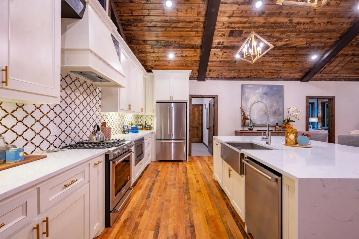 Serengeti Lode Kitchen