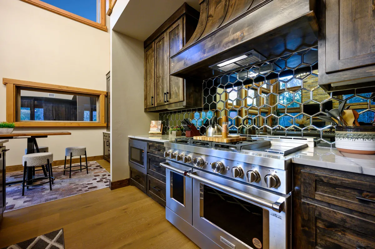 Broken Branch Lodge Gourmet Kitchen