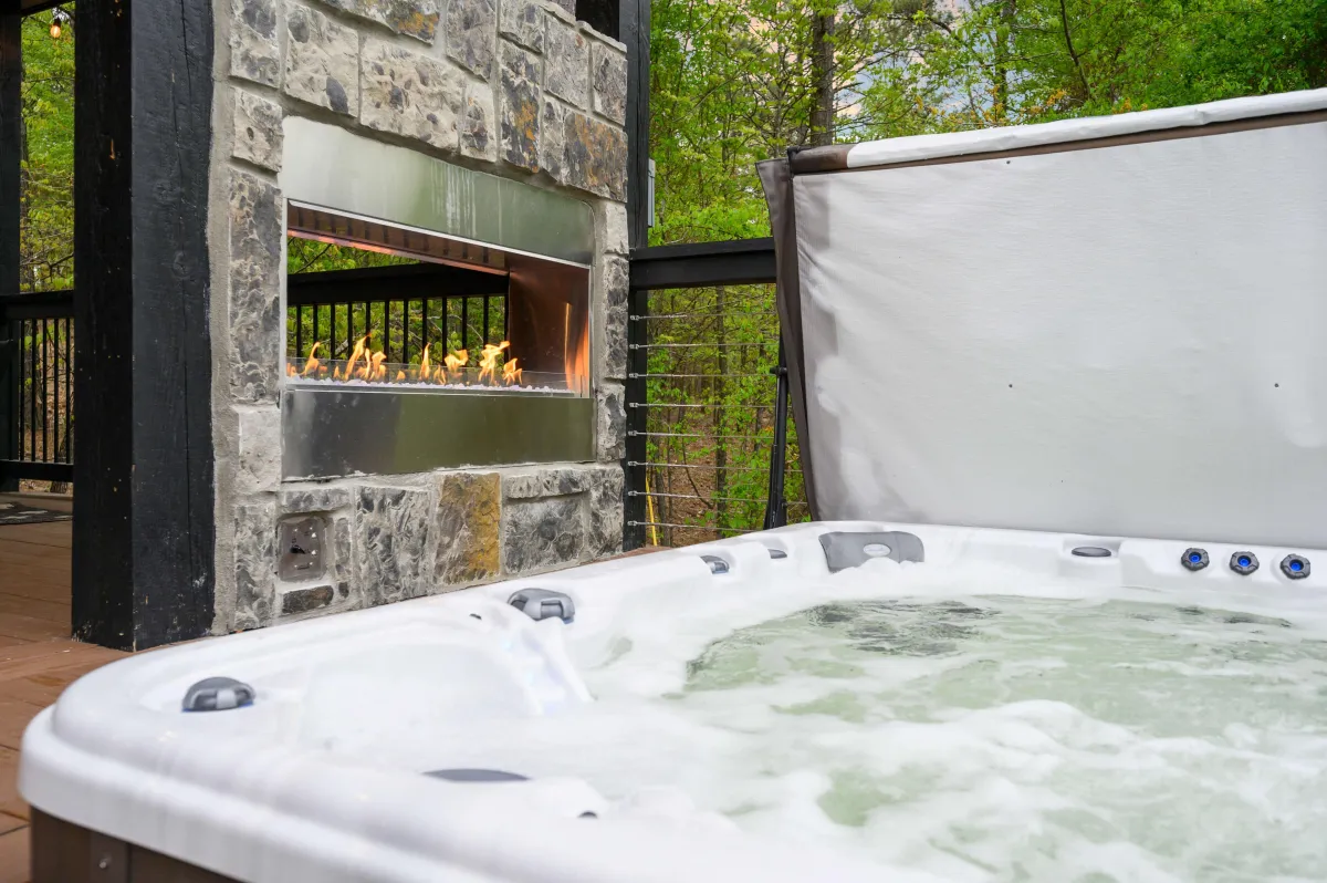 The Lookout Hot Tub