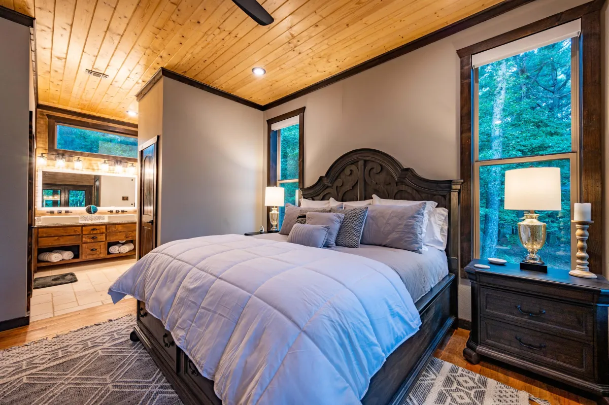 Home Plate Lodge Bedroom