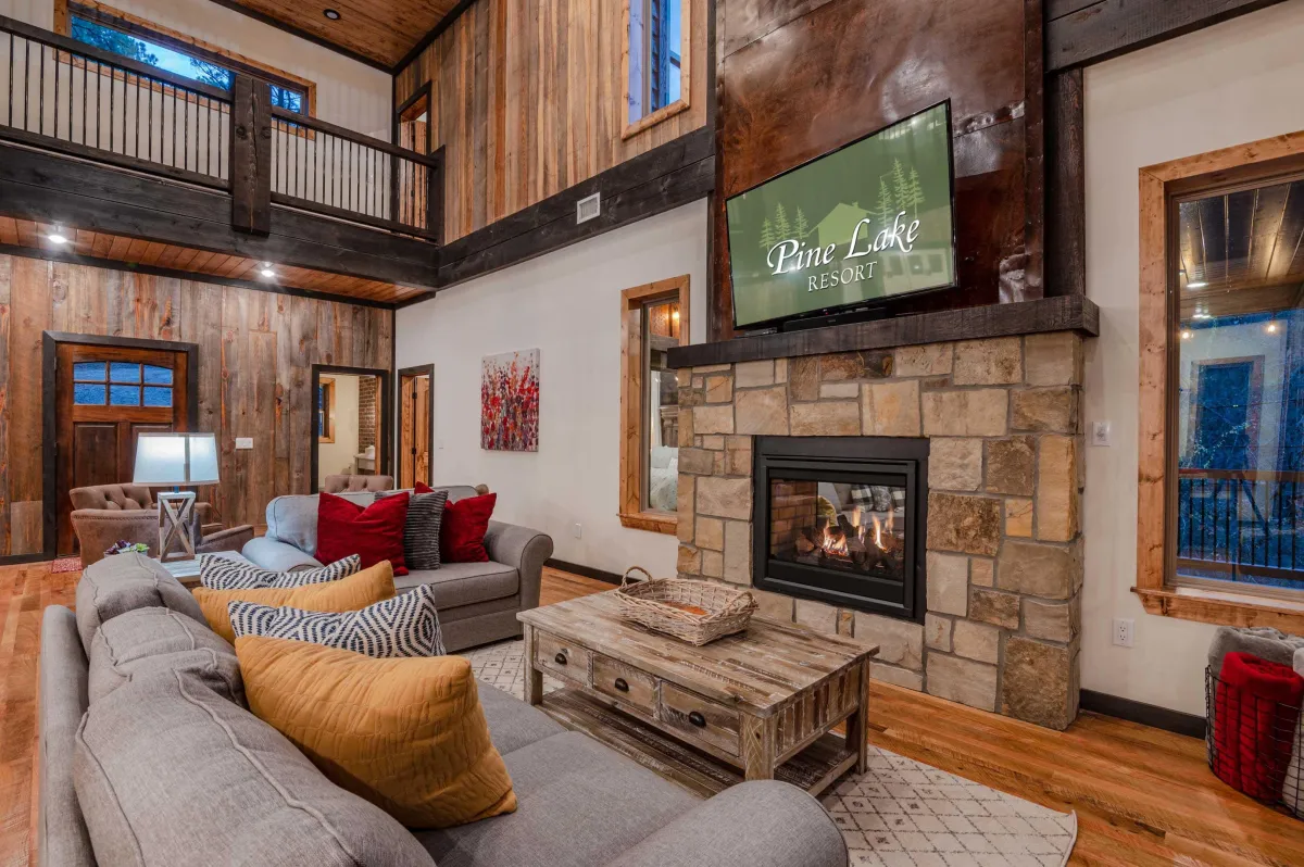 Dulce Vida Loge Great Room