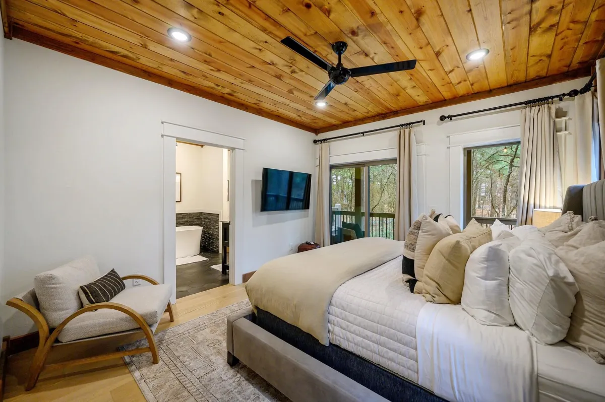 Winterwood Lodge Bedroom
