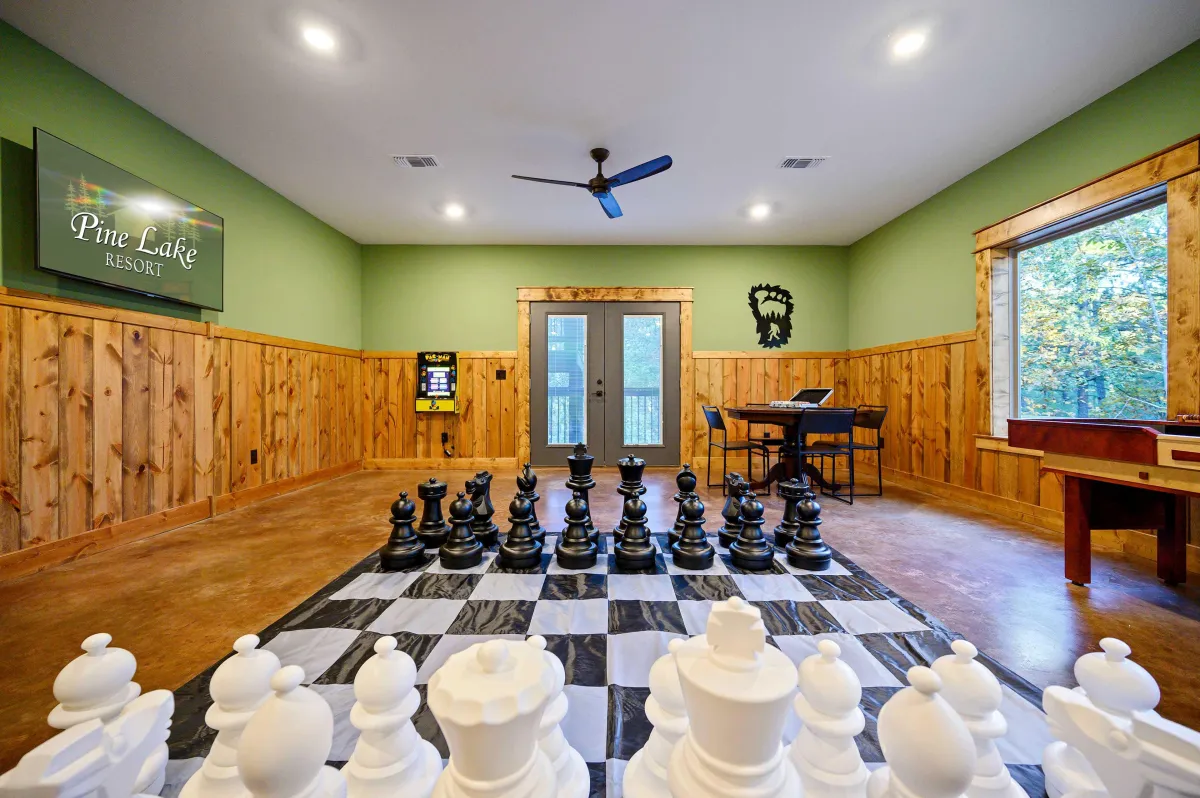Howling Wolf Life Sized Chess