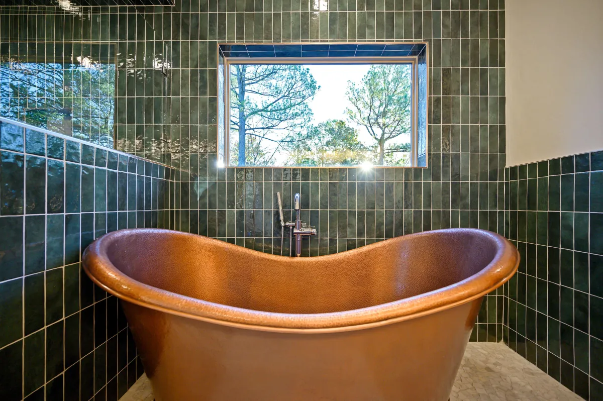 Howling Wolf Copper Tub