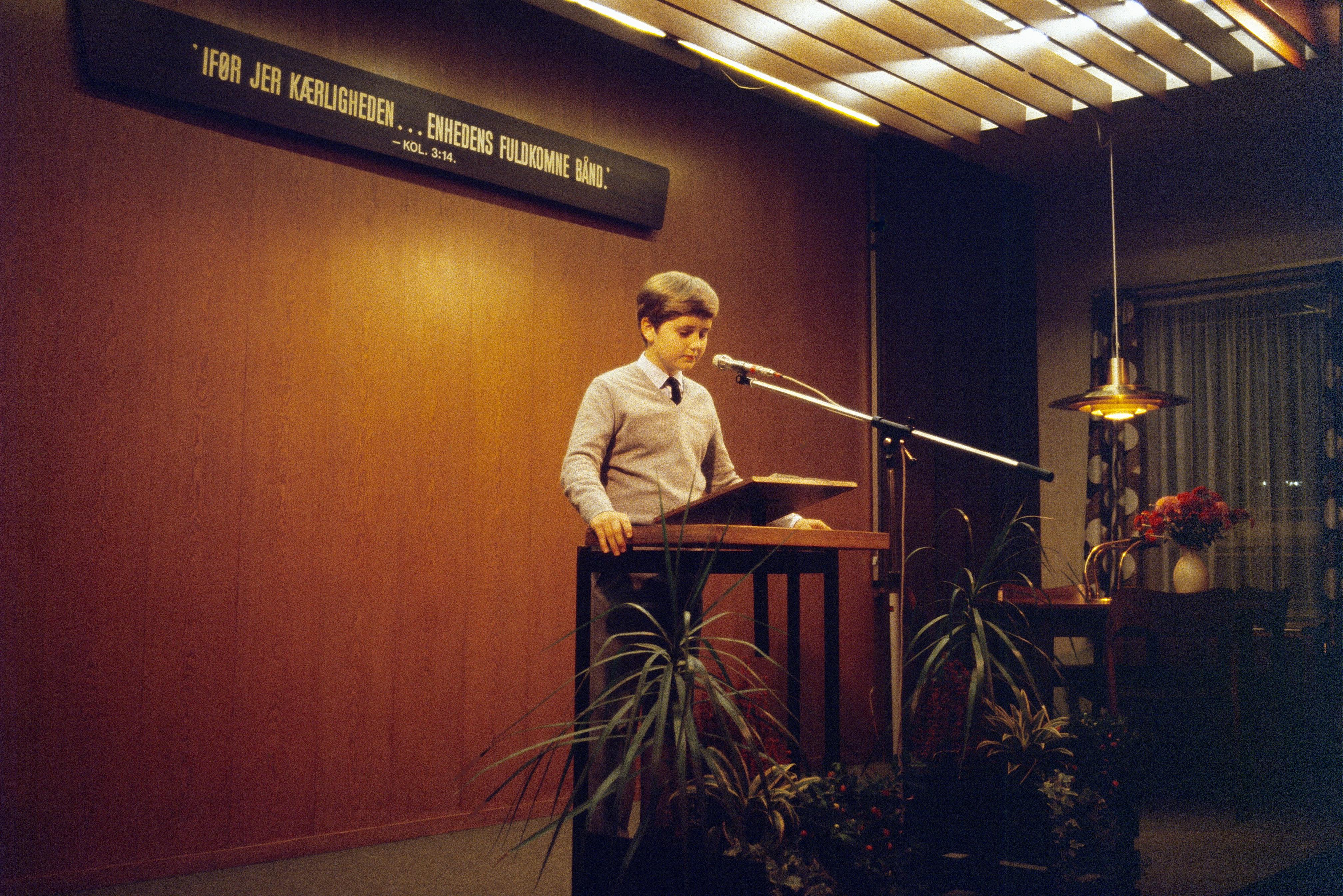 4 Signs Your Child Needs Public Speaking Training