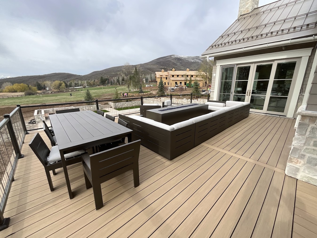 How to Choose a Deck Builder in Salt Lake and the Wasatch Front