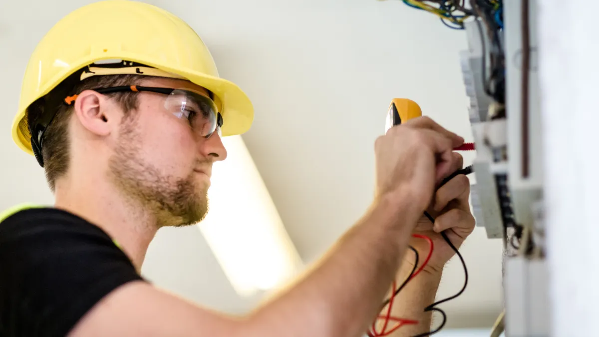 Emergency electrician Puyallup WA