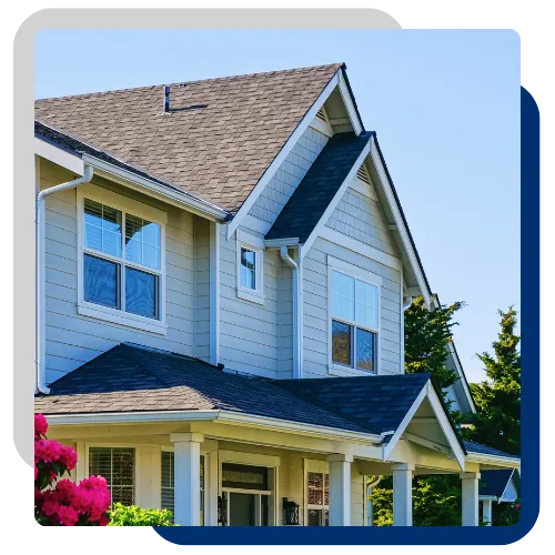 Contractor providing a free roof estimate in Peoria, IL