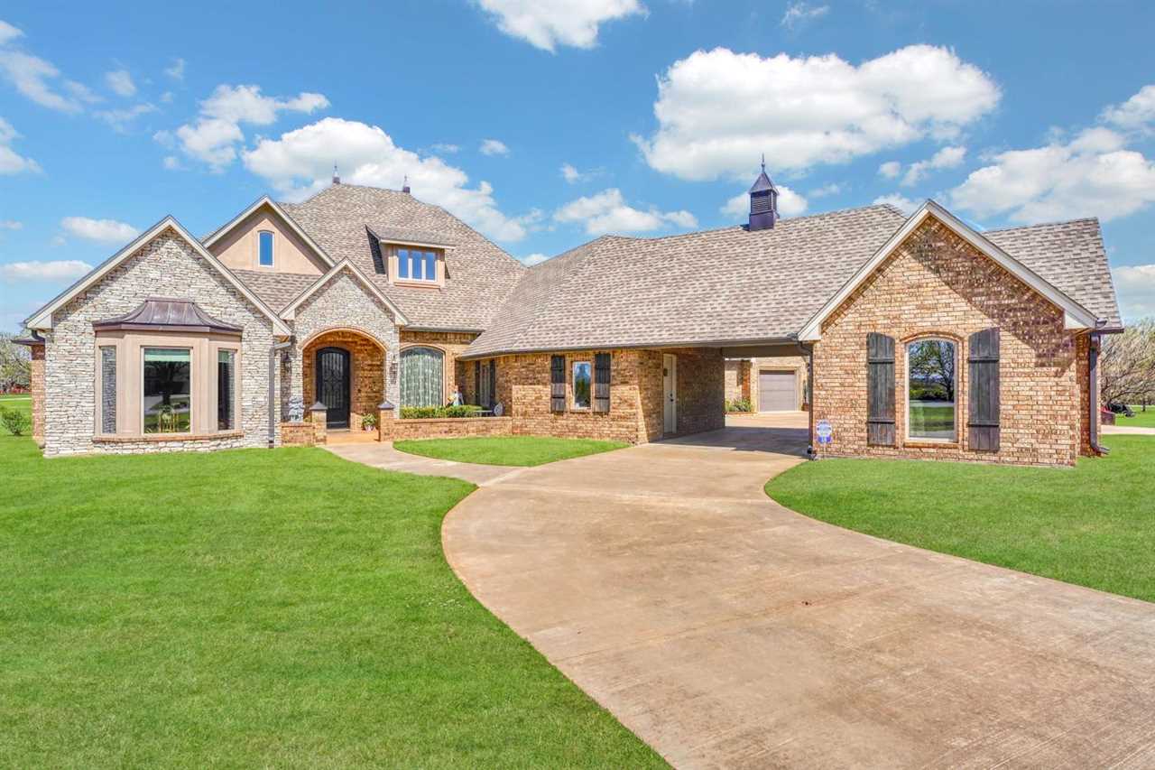 Lawton Concrete builds and installs driveways.