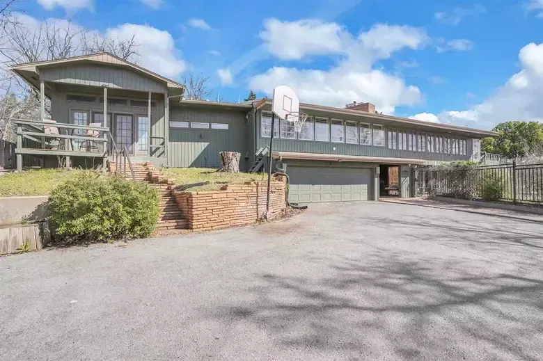 Lawton Concrete builds and installs driveways.