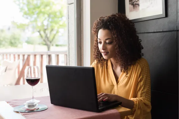 How to Write a Coaching Bio That Actually Attracts Clients