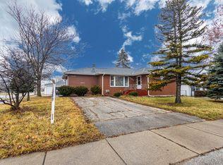 Oak lawn Concrete builds and installs driveway