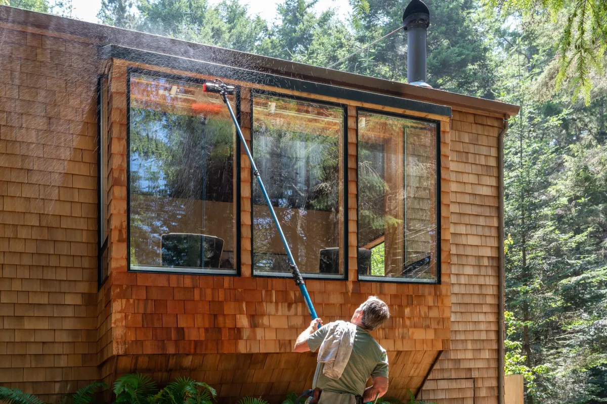 Exterior window cleaning